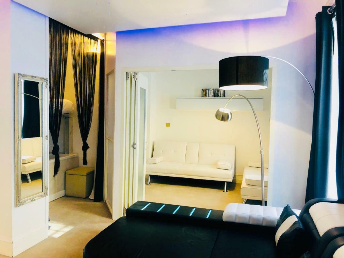 Piccadilly Circus Suites London Exterior photo